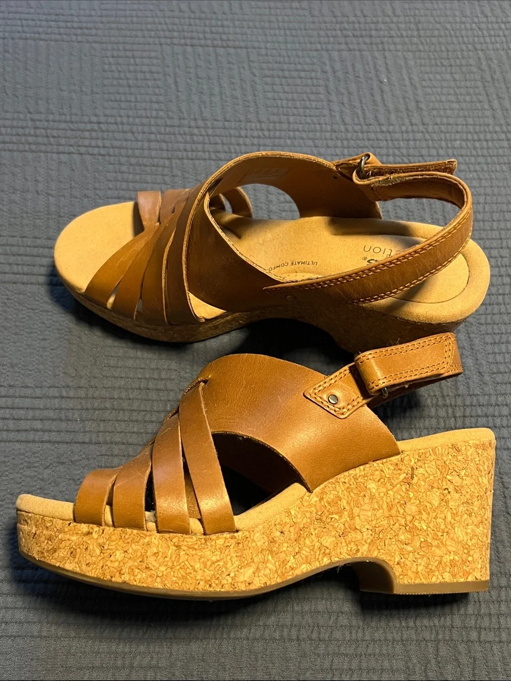 Clarks Tan Leather Strappy Wedge Sandals 7 1/2 Wide